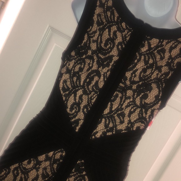 Betsy & Adam Black and Tan A-line Maxi Dress with V-neck for Cocktail - Picture 4 of 7